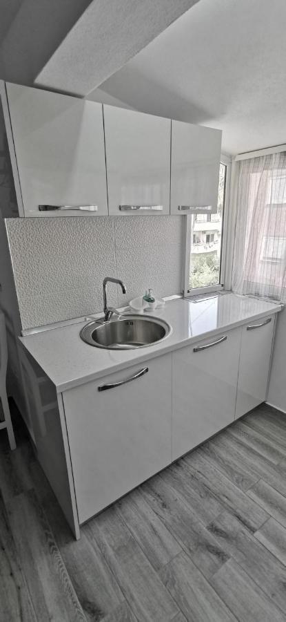Mimoza Appartament Golem  Habitación foto